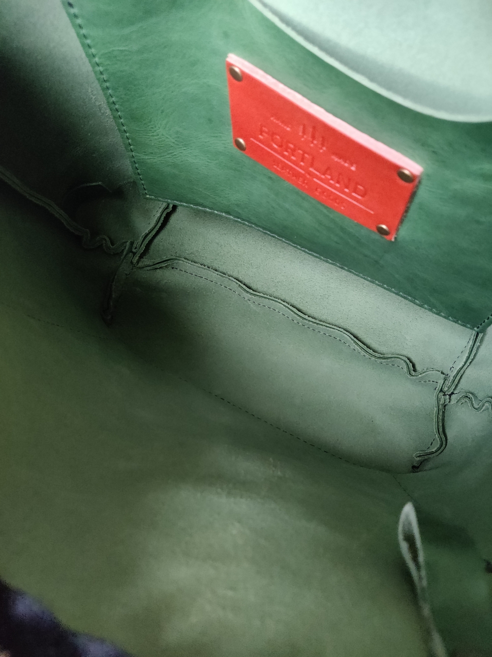 Portland Leather Medium Zipper Tote 🤠🌿 - Picture 14 of 16